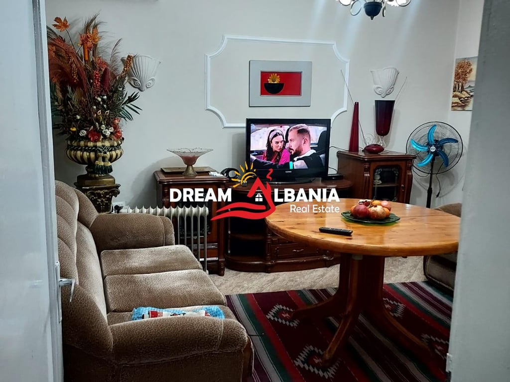 A 2+1 apartment is for rent near Ish Restaurant Durresit, Tirana (ID 4229425).