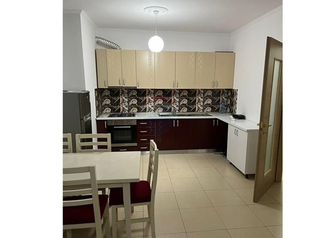 Jepet me qera apartamenti 1+1