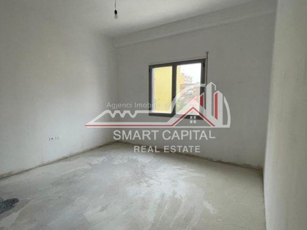 VENDESI APPARTAMENTO 2+1, VICINO AI POMPIERI DI VALONA!