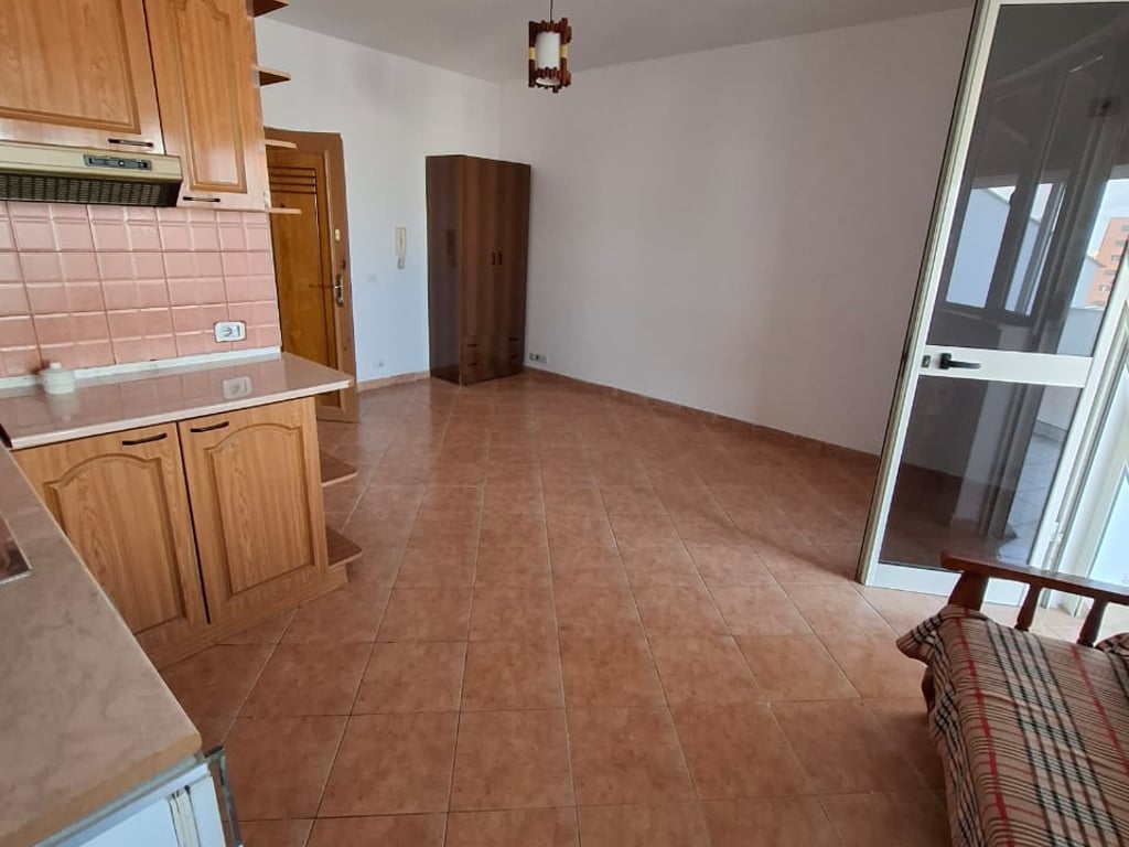 Shitet, Garsoniere, Prane Piceri 2 Engjejt, Durres