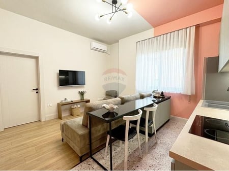 Affittasi appartamento 1+1 presso il Nuovo Mercato.