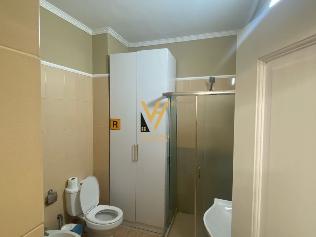 JEPET AMBIENT ME QERA TE KOPSHTI ZOOLOGJIK 1.500 EURO