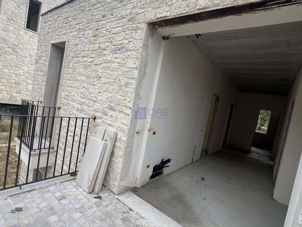 Vendesi Villa nella Residenza "Secret Garden" vicino a TEG.