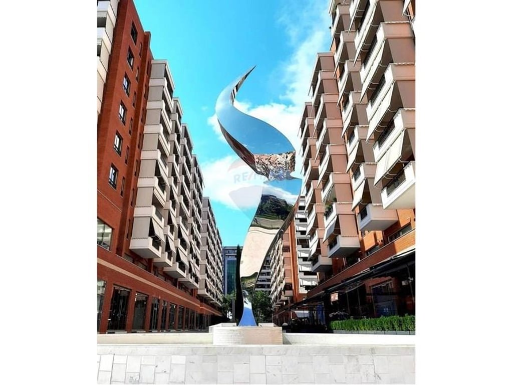 Commercial space for rent at Delijorgji Complex