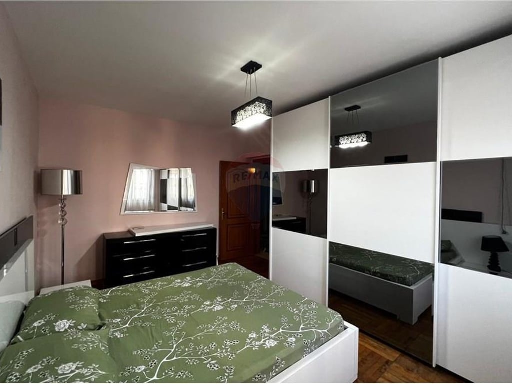 APARTAMENT 2+1 ME QIRA UNAZE BULEVARDI I RI te ish restorant durresi