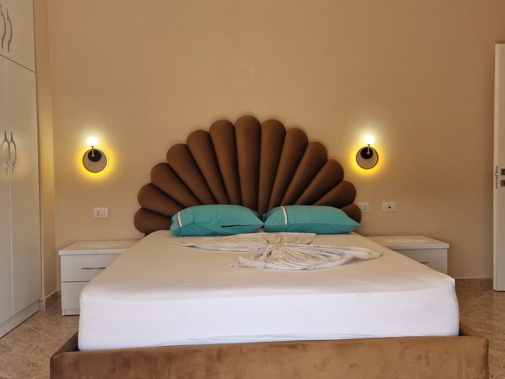 Nella zona di Don Bosco, Complesso Vision Plus, si affitta un appartamento 2+1+2 arredato. 800 Euro.