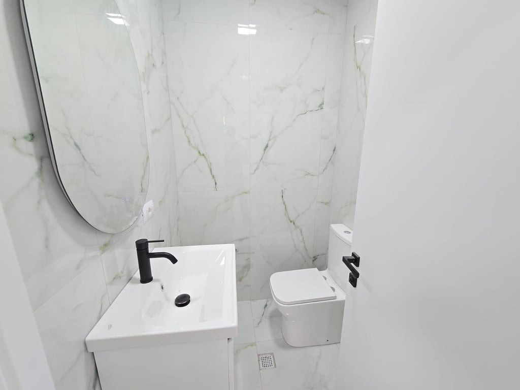 Affittasi Locale Commerciale ad Astir