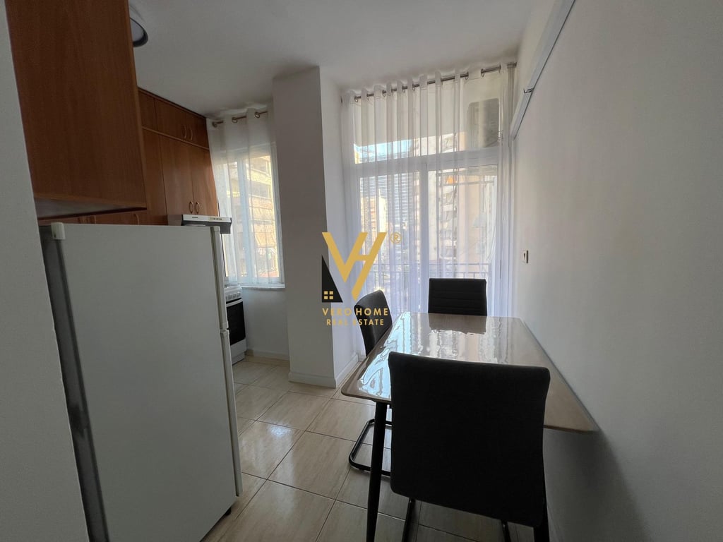 JEPET APARTAMENT 1+1 ME QERA TE KOMUNA E PARISIT 660 EURO