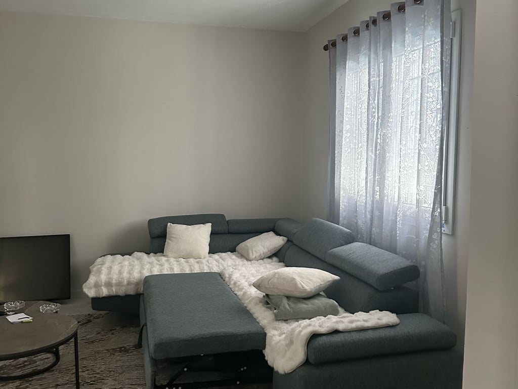 Vile me Qera ne Astir 