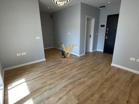 VENDESI APPARTAMENTO 1+1 IN VIA 5 MAJI 98.000 EURO