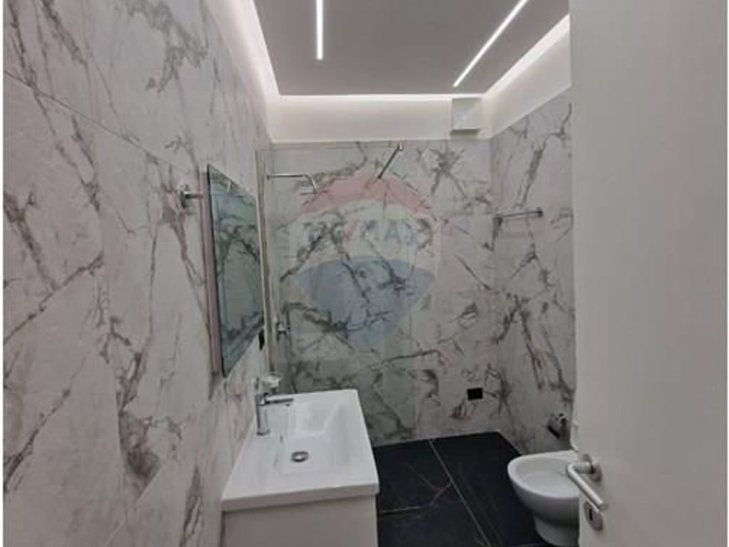 APARTAMENT 2+1 ME POST PARKIMI, LUNDER-TEG