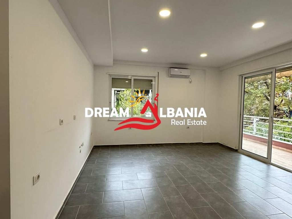 Appartamento 2+1+ Negozio a Fresk, vicino a Spar 2 a Tirana (ID 41211526)