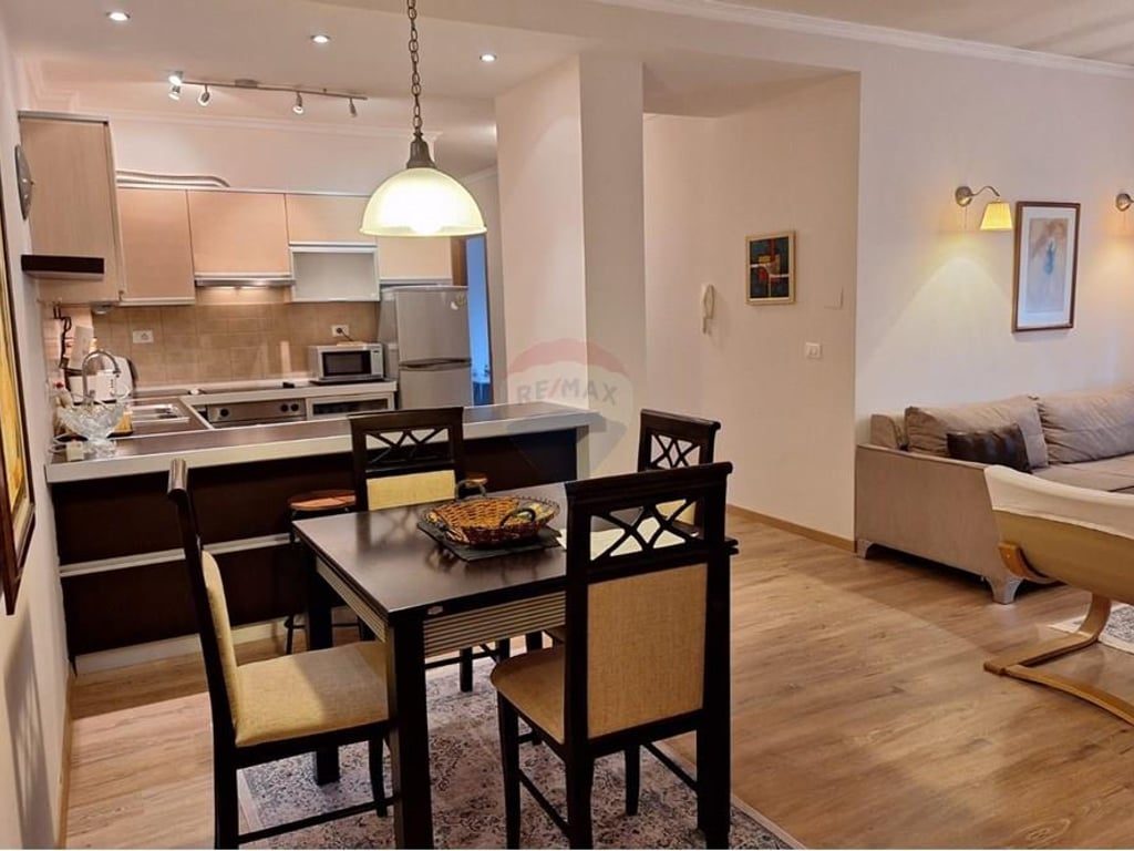 2+1 apartment for rent in Bllok near LSI!