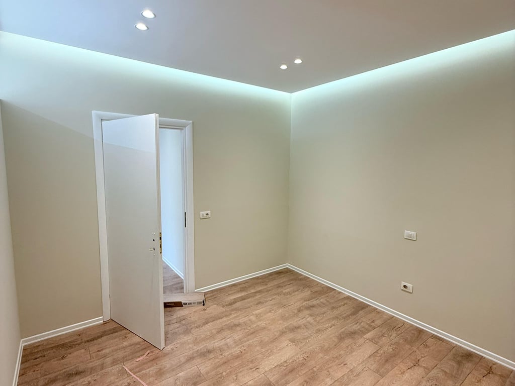 Shitet apartament 2+1