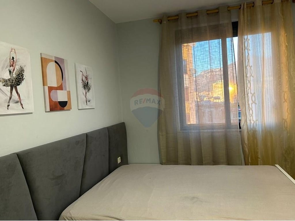 Jepet apartament me qera 2+1 te Shkolla e Baletit