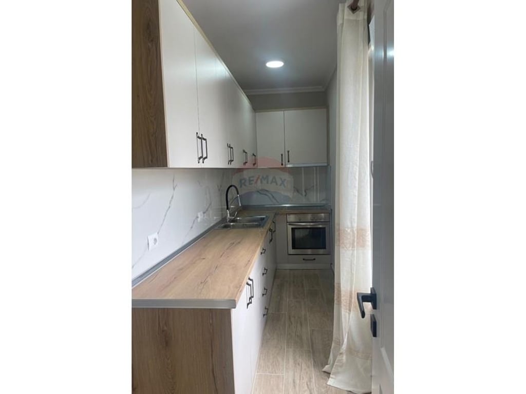 Apartament 2+1 per Qira Selite perball xhamise