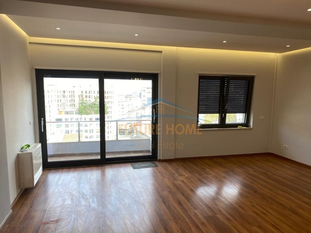 Qera , Ambjent Biznesi 4+1 , Zogu i Zi