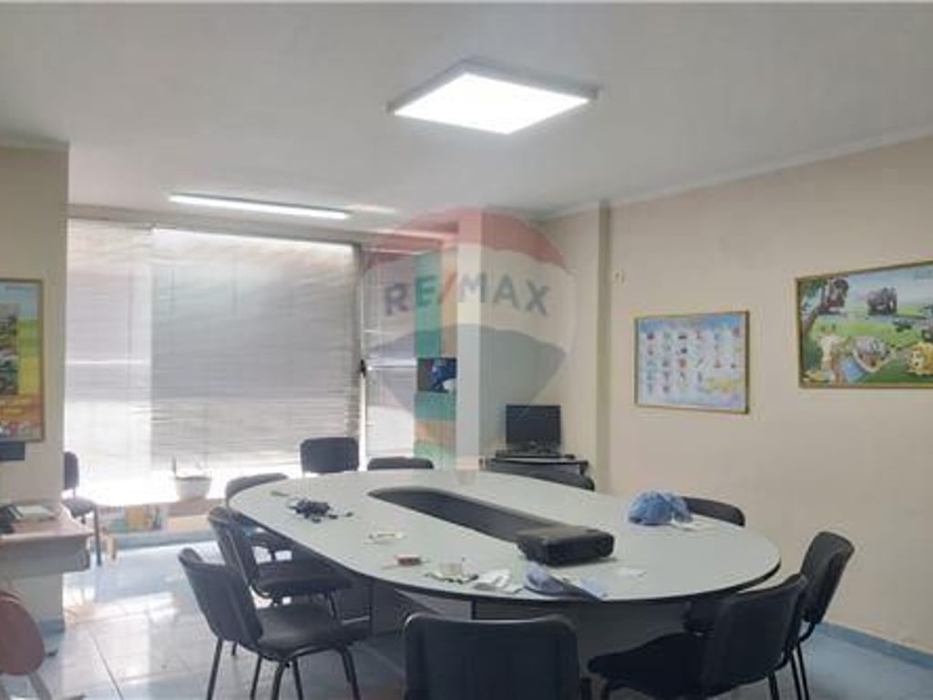 Si affittasi ambiente commerciale