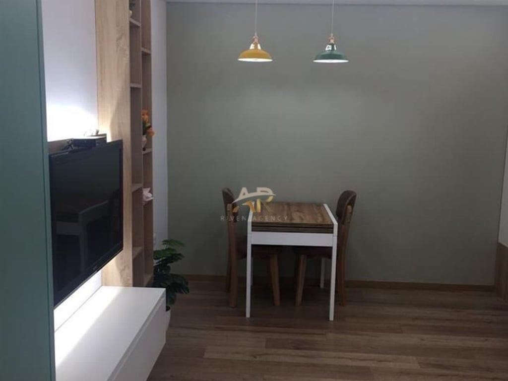 Affittasi appartamento 1+1 presso la Comune di Parigi.