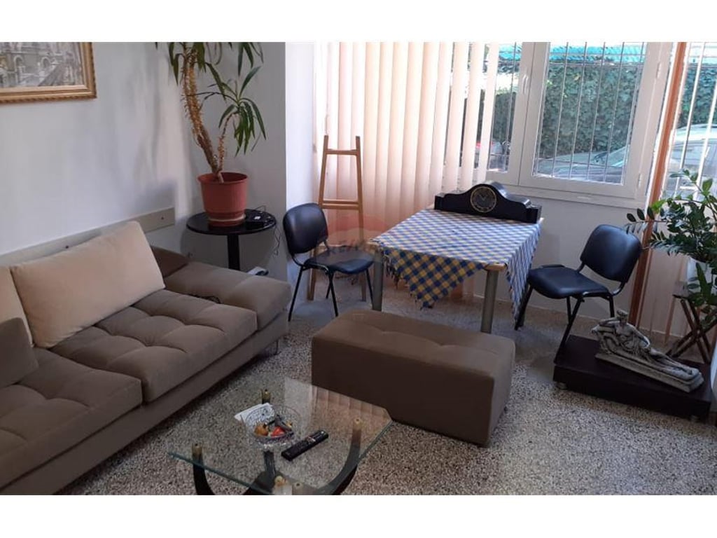 APARTAMENT PER SHITJE TEK STADIUMI DINAMO