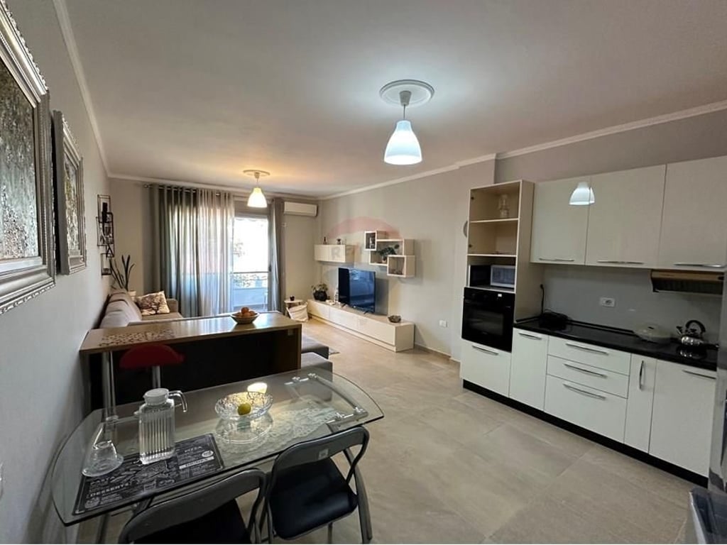 2+1+2 apartment for sale at Liqeni i Thate