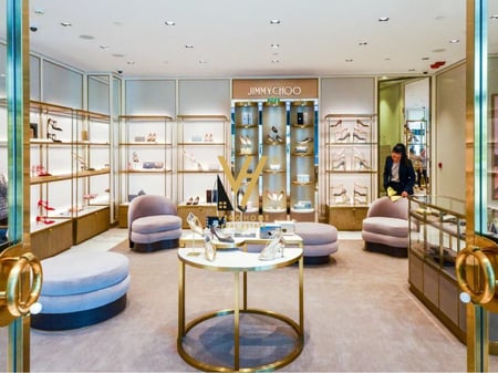 FOR SALE SHOP 240 M2 AT MYSLYM SHYRI 950,000 EURO