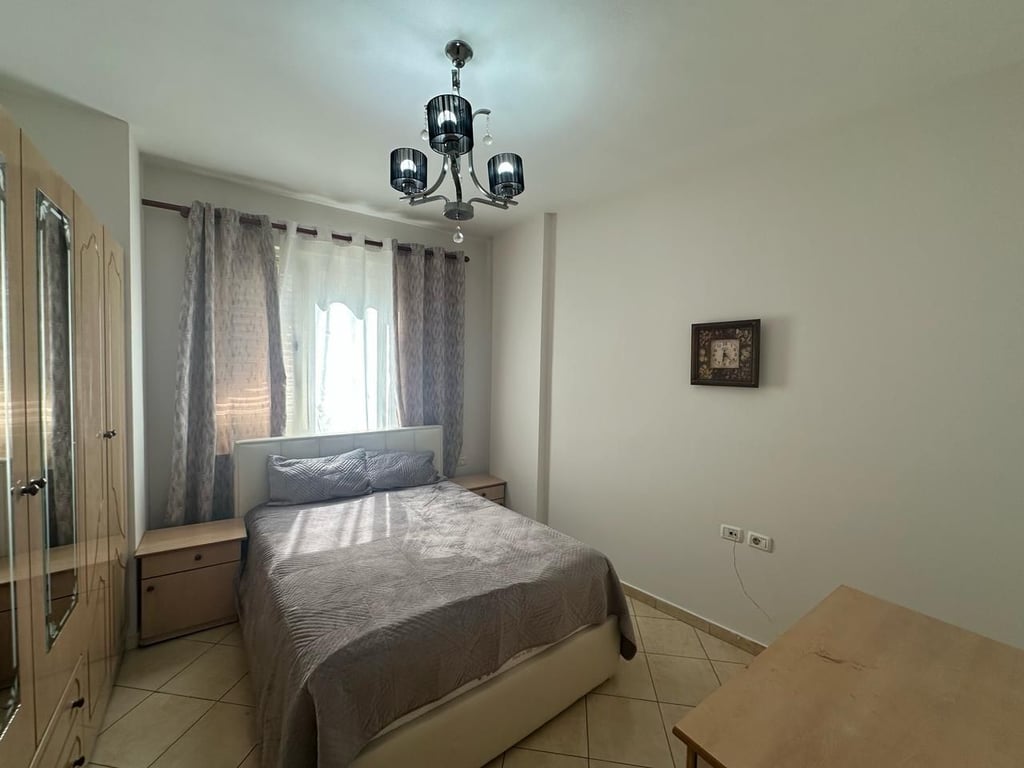 Apartament 1 +1 per qira prane mbikalimit Komunes 