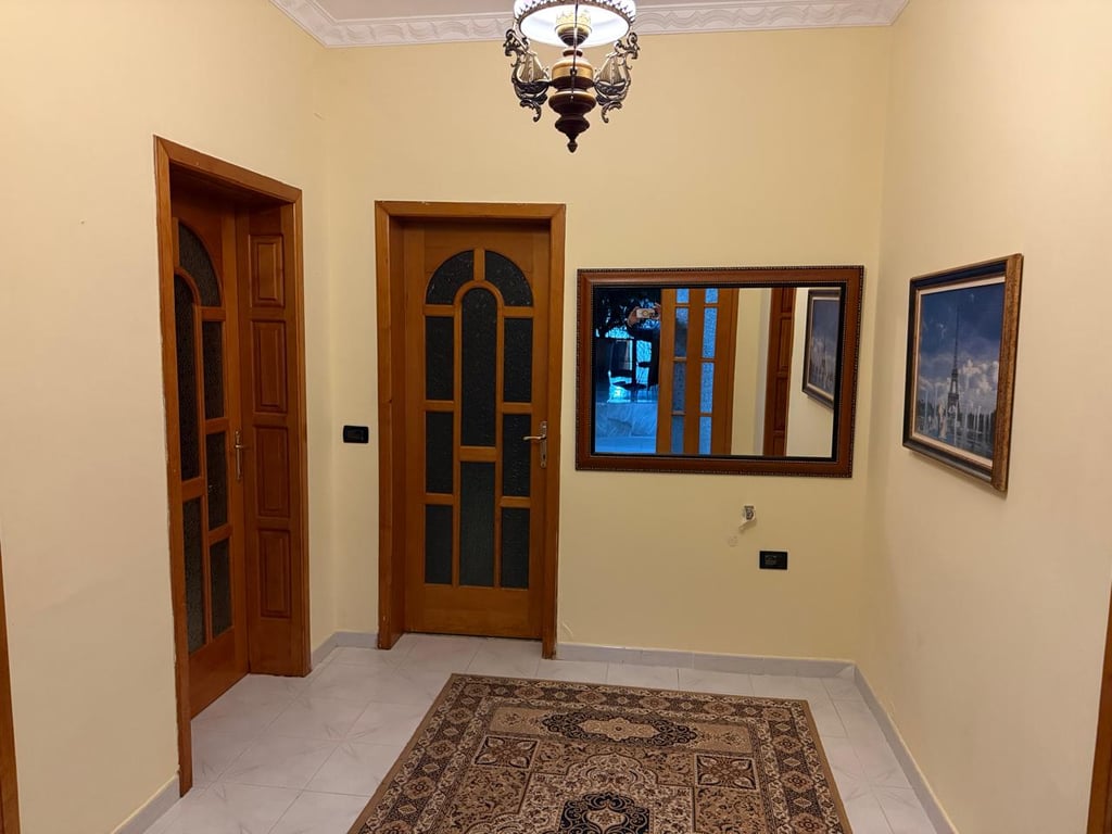 Jepet me qera apartament 2+1 tek Brryli 500 euro
