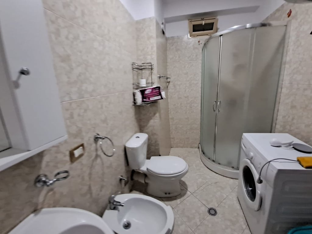 Garsionere per qira ne Astir prane Bohem bar 