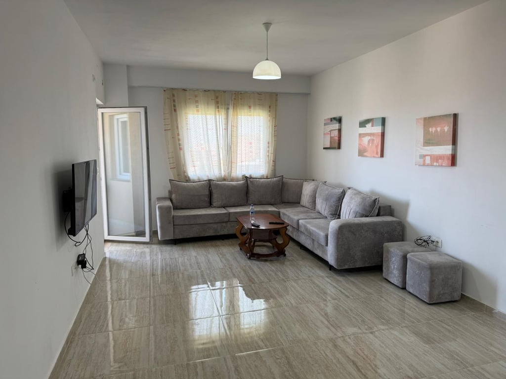 APARTAMENT ME QERA 1+1