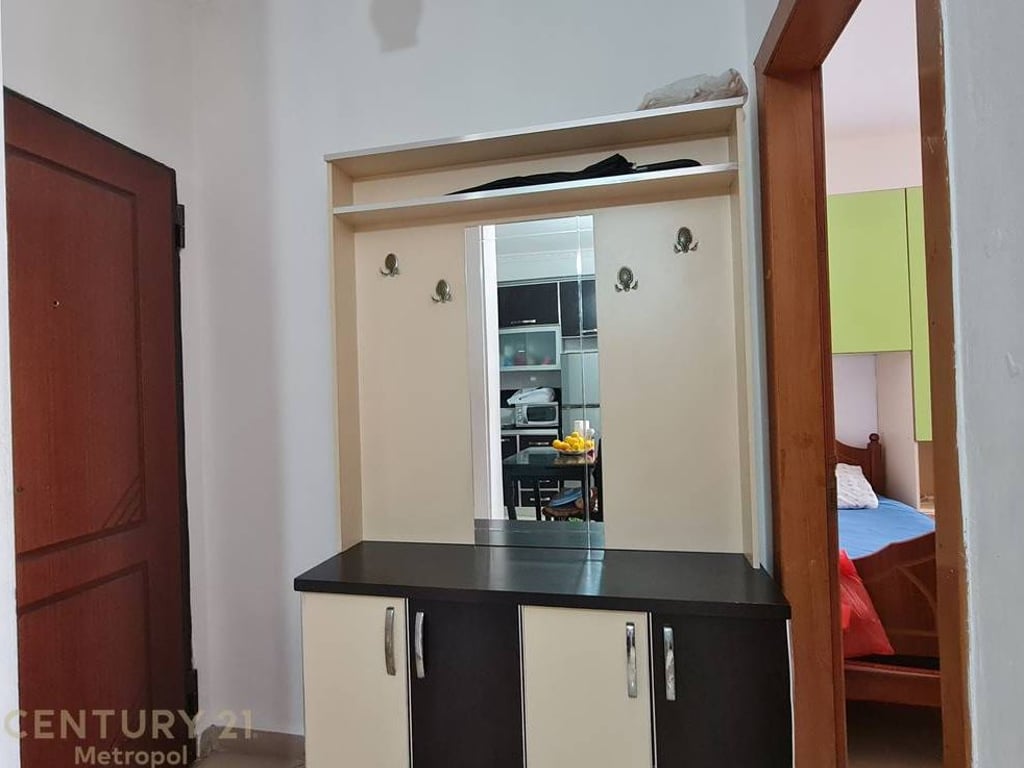 SHES APARTAMENT 2+1+2 NE KAMEZ-PRANE GJIMNAZIT IBRAHIM RUGOVA!