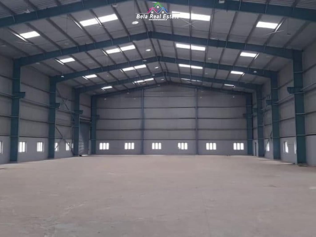 Magazzino in Affitto a Yrshek (ID BM248) Tirana