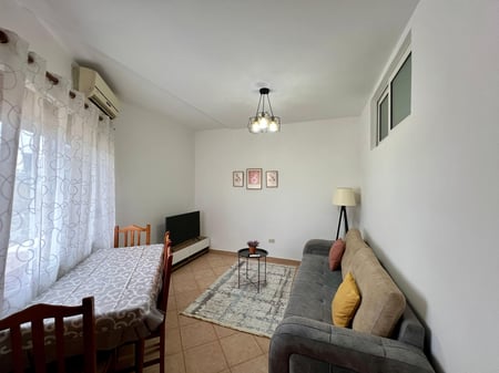 Qira, Apartament 2+1+ballkon “Shkolla e Baletit ” Tiranë.