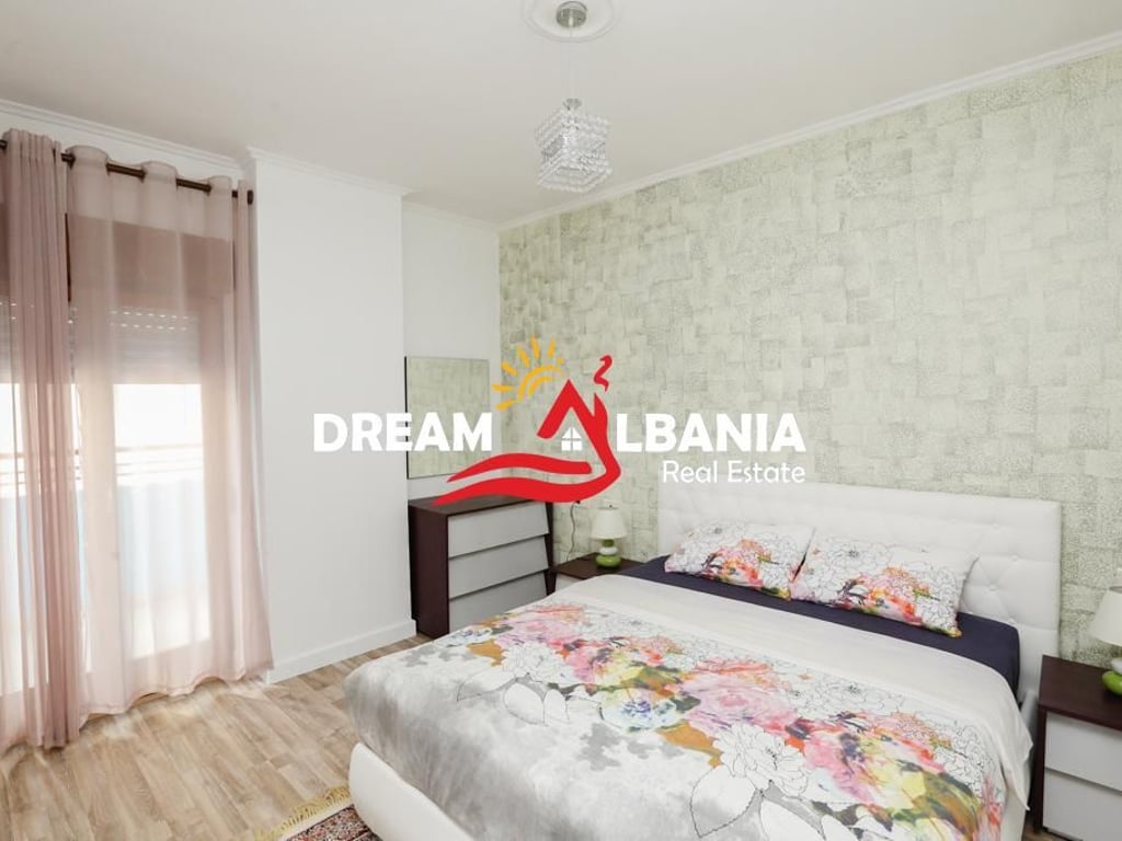 Vendesi Super Appartamento 3+1+2 in Centro, vicino ai 9 Piani a Tirana (ID 4131385)