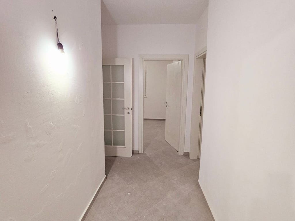 SHITET APARTAMENT 2+1+2 PRANE MARKATES DURRES