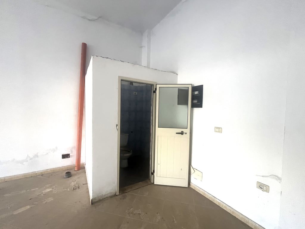 Në një pozitë të shkëlqyer në katin e parë të një ndërtese