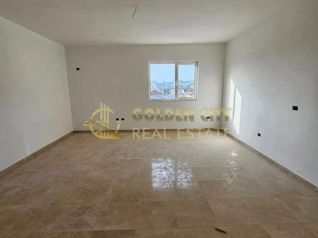 OKAZION Shitet apartament 2+1