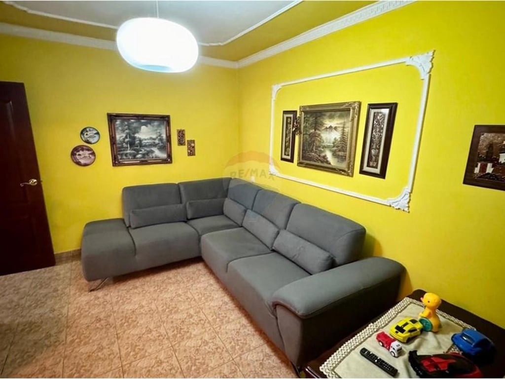 SHITET 1+1 PRANE RAJONIT NR 4, KINOSTUDIO !!