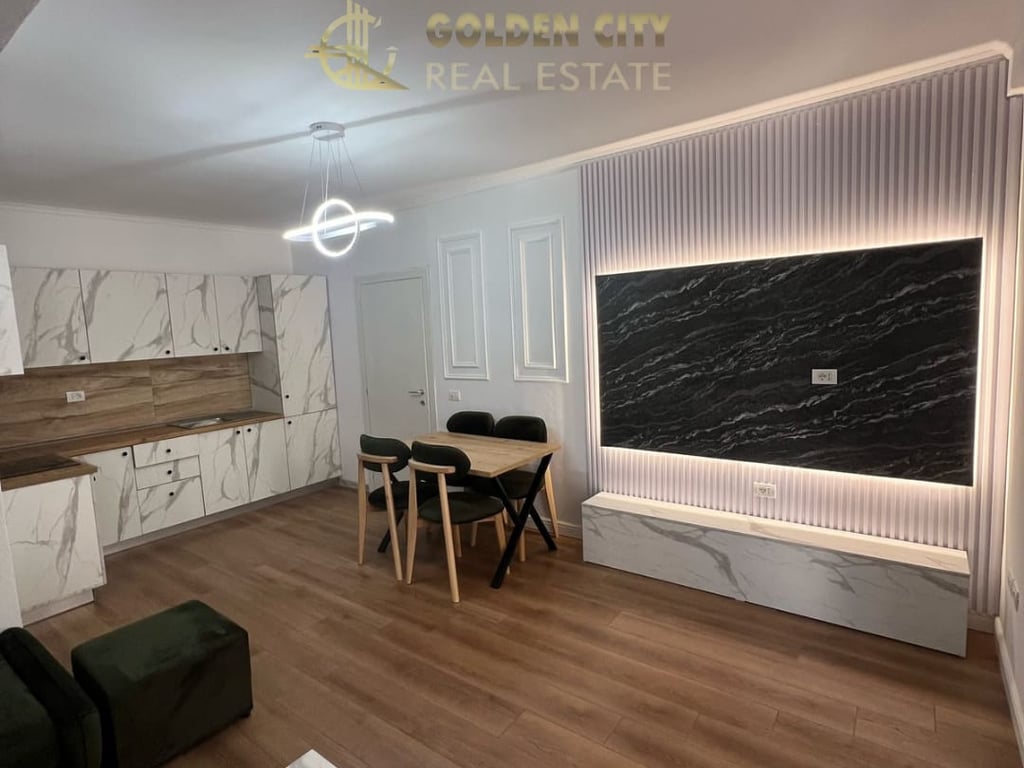 Shitet Apartament 1+1 shkembi kavajes
