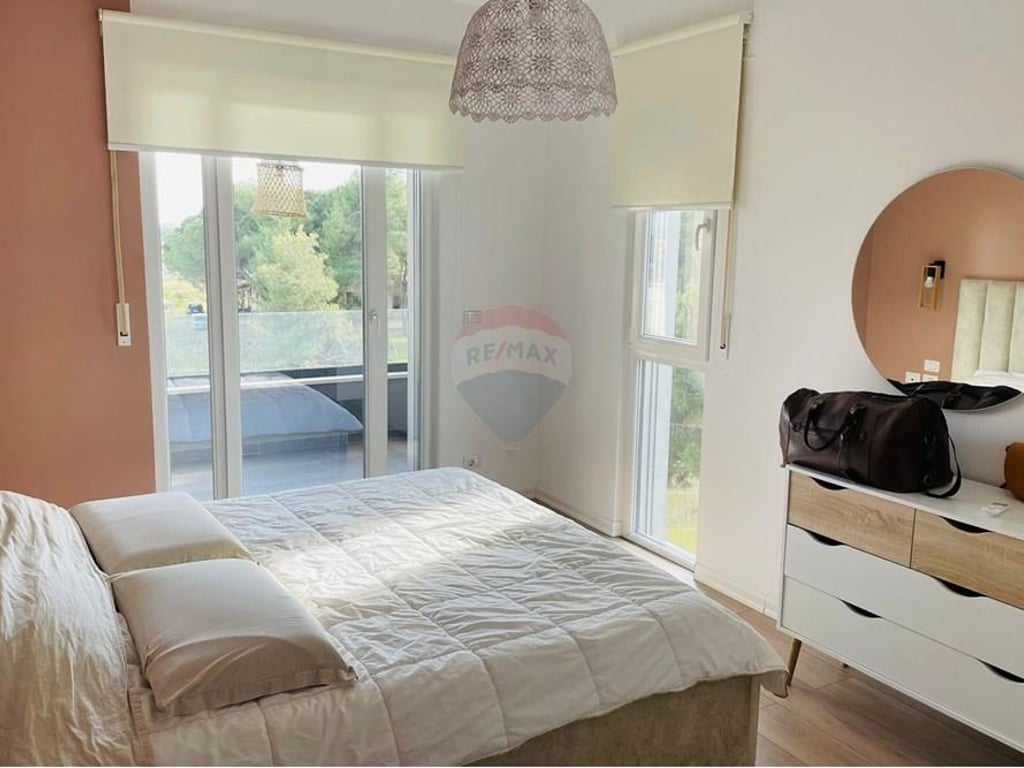 2+1 apartment with parking for sale in Vala Mar!
