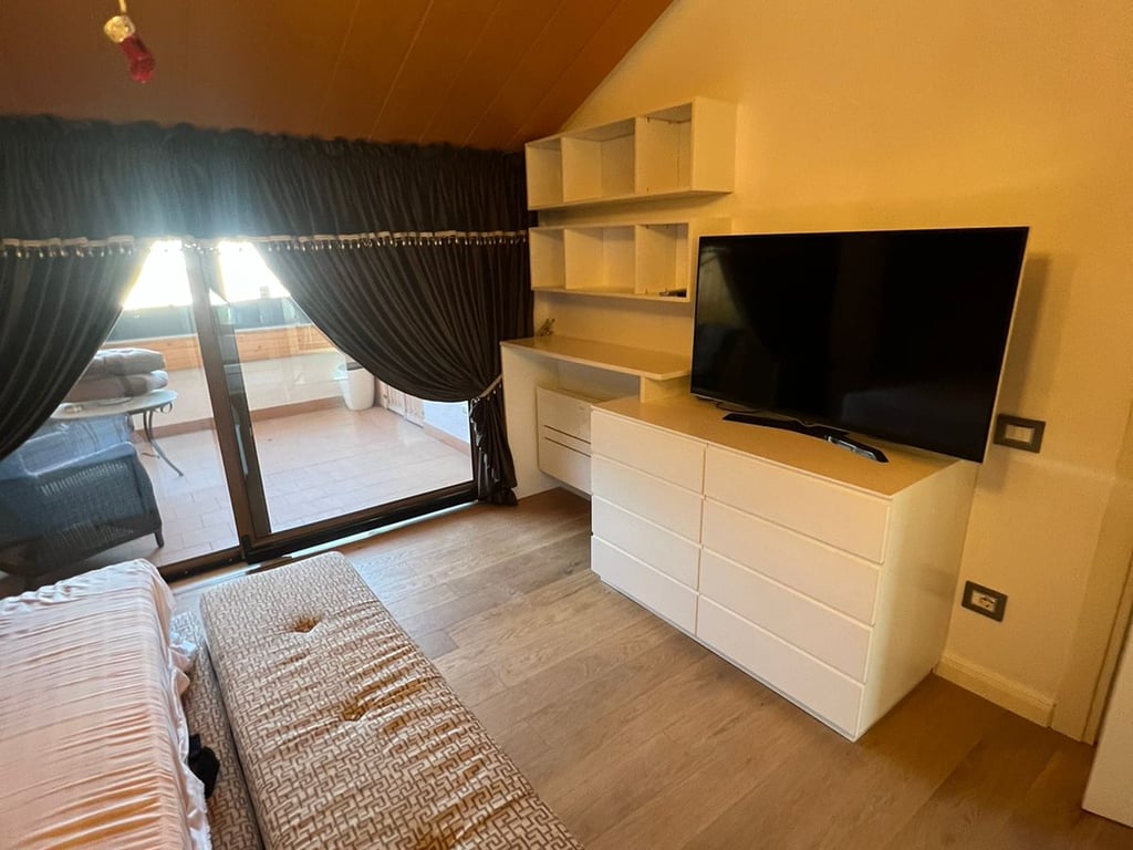 Vendesi Villa a 3 Piani a TEG 600.000 euro