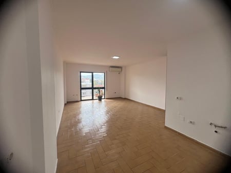 Ufficio in Affitto📍Via Perlat Rexhepi 📌150.000 lek