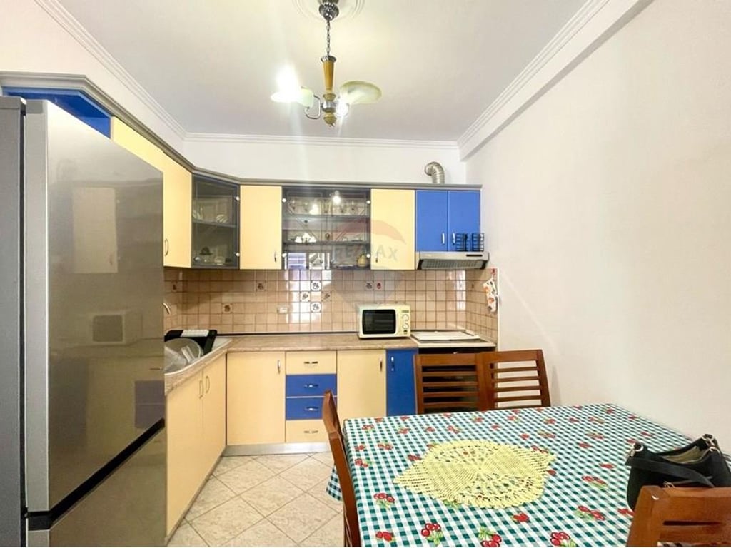 Apartament 2+1 me qira ne komune 