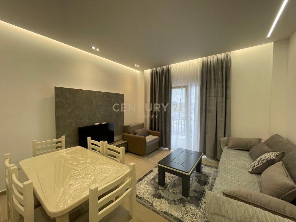 AFFITTASI IL QUARTO PIANO DI UNA VILLA NELLA EX-FOCE, A DURAZZO!
