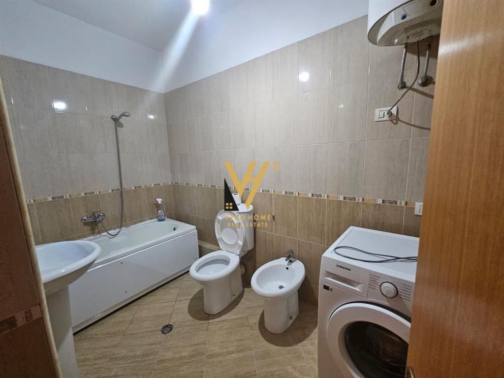 JEPET APARTMENT 2+1+BLK ME QERA TE FABRIKA E MIELLIT 500 EURO