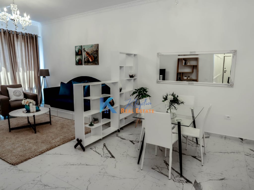 Appartamento 1+1 in Affitto a Square 21