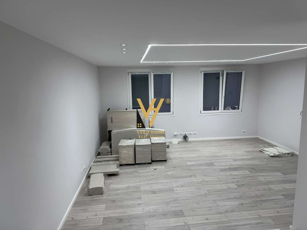 JEPET ZYRE 75M2 ME QERA TE RRUGA E ELBASANIT 2.000 EURO