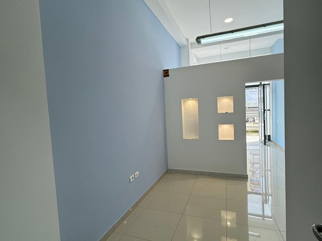 Business Space for Sale in the Paris Commune