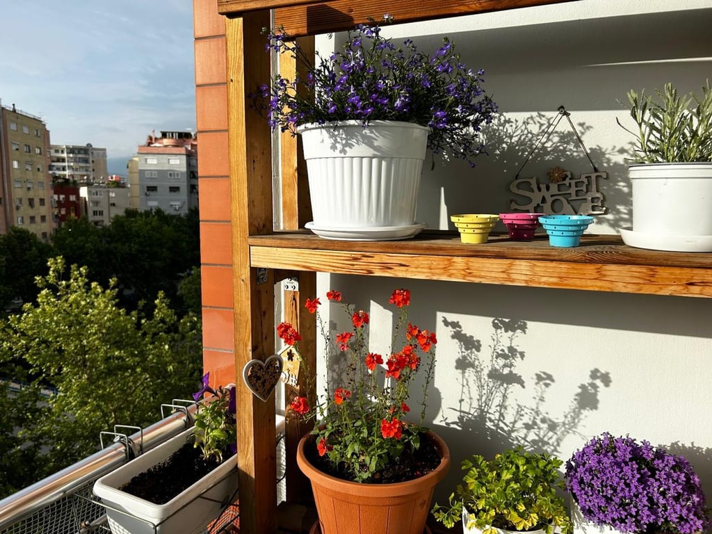 Shitet Apartament 1+1 +2 Poste Parkimi Materniteti i Ri ( Brryli)