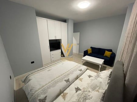 SI AFFITTA UN EDIFICIO DI TRE PIANI A DON BOSKO PER 3.500 EURO.